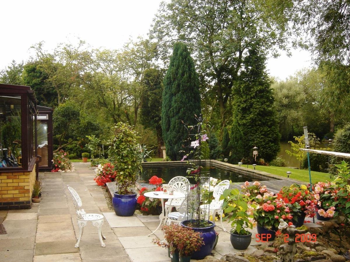 The Willows Bed & Breakfast Йорк Екстериор снимка